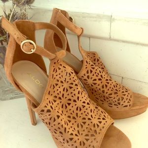 NWOT Aldo high heels (display shoes)